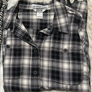 Duluth Trading Co Free Swingin Button-Front flannel- plaid  Print size large